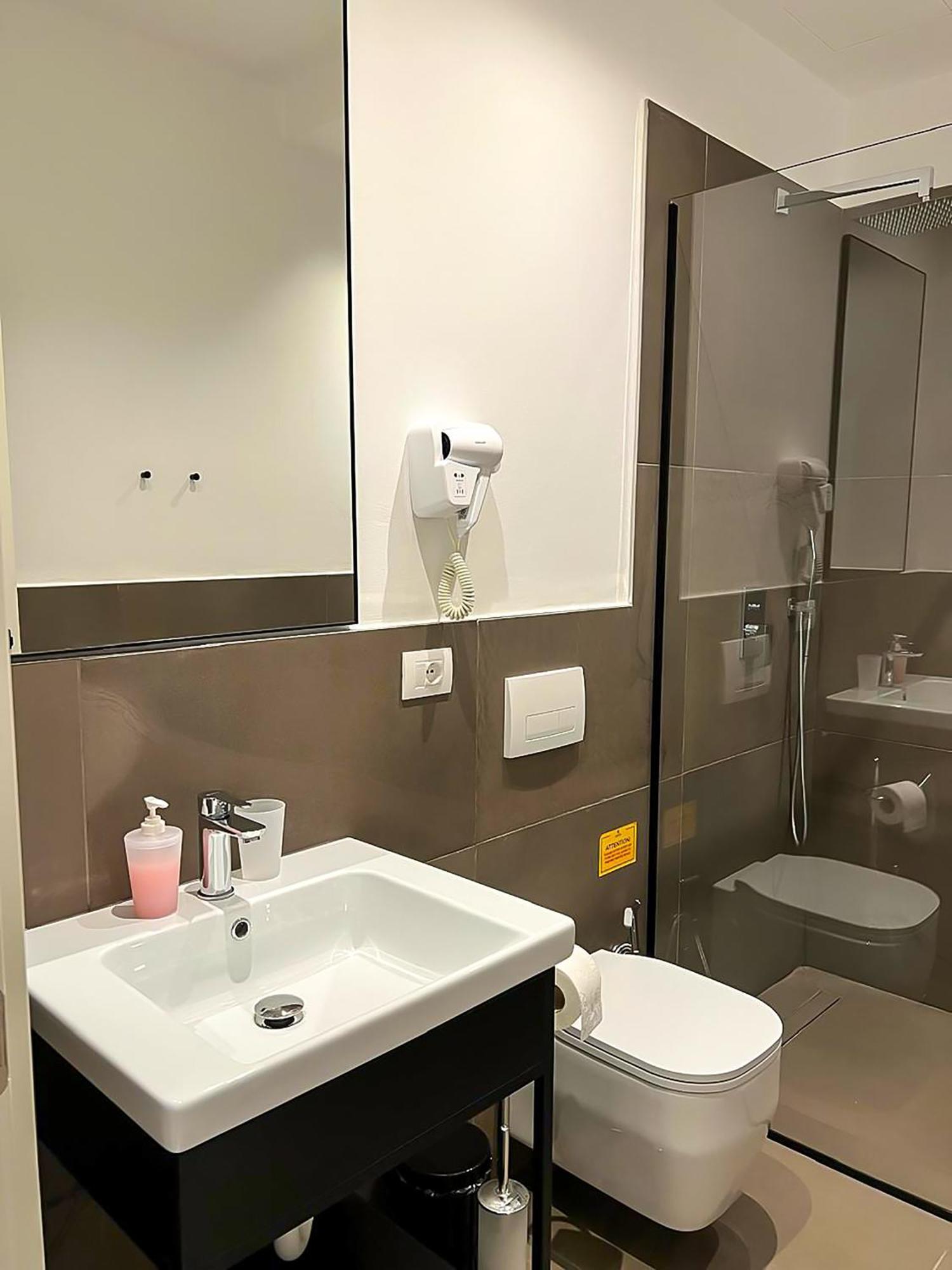 Hotel Central Vlorë 外观 照片
